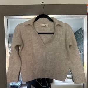 Everlane Beige V-Neck Sweater